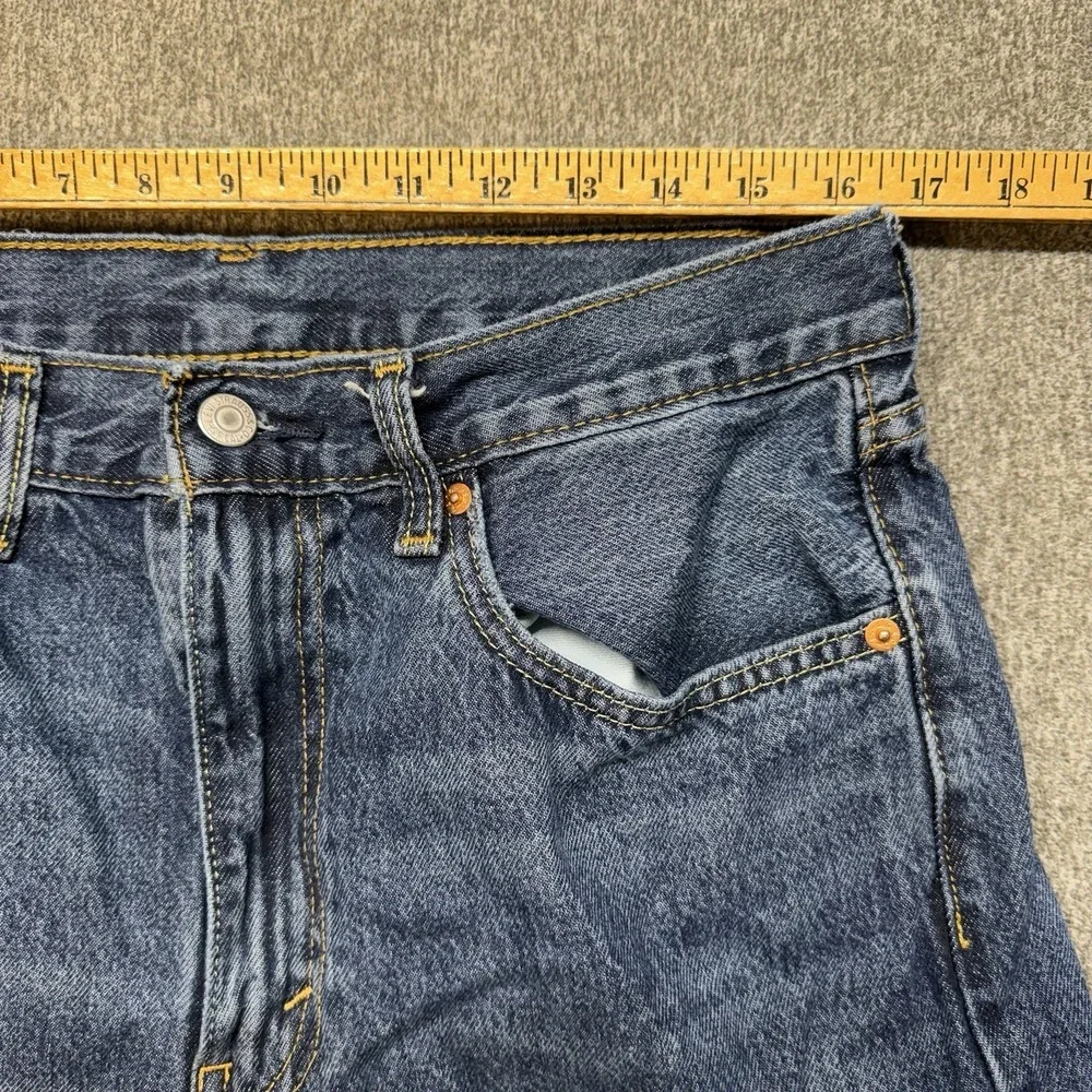 levi's 565 33x32 dark wash jeans excellent condition regular fit
